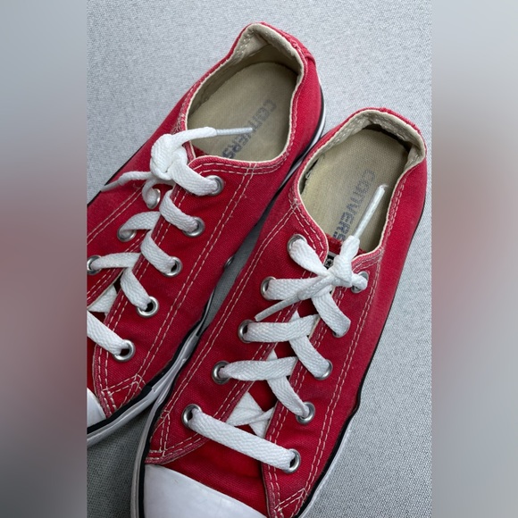 Red Converse All Star Sneakers | size 1 1/2 Y - Picture 3 of 7